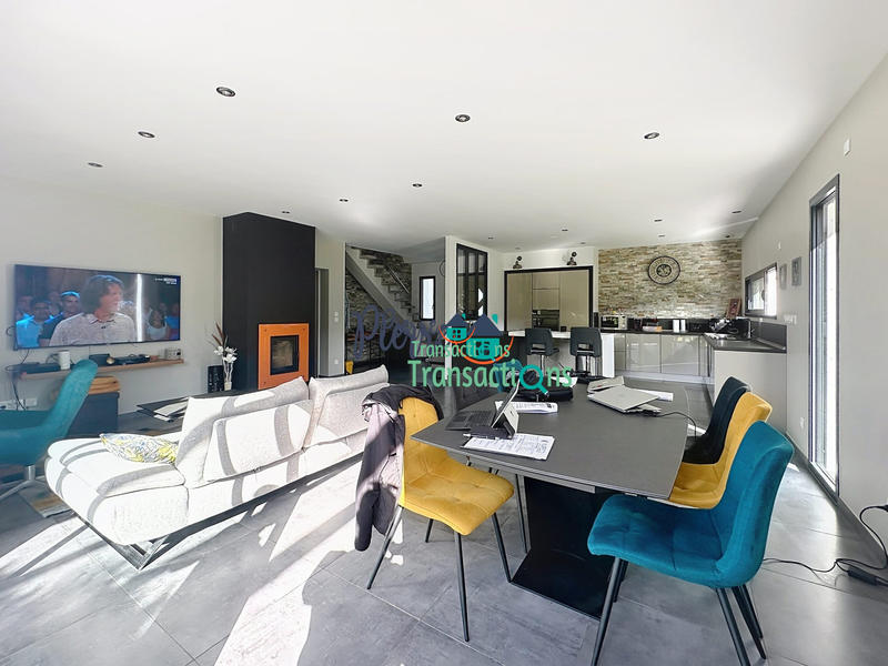 Maison contemporaine - 167 m² - 6 pièces