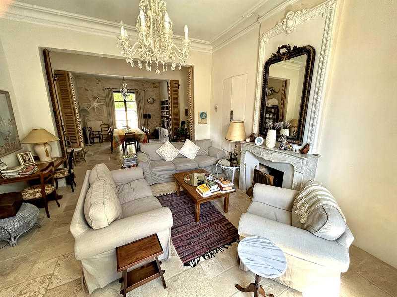 Maison - 214 m² - 7 pièces