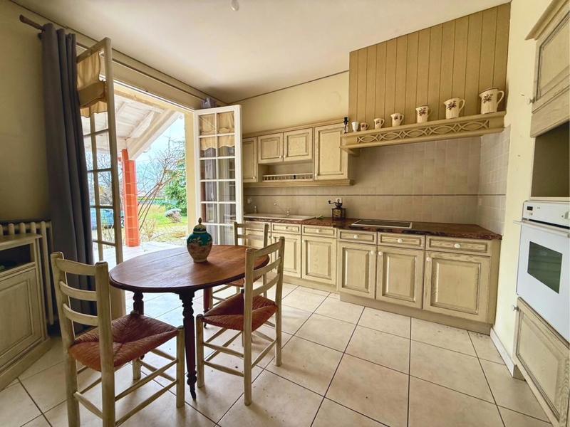 Maison - 185 m² - 7 pièces