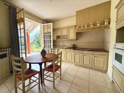 Maison - 185 m² - 7 pièces