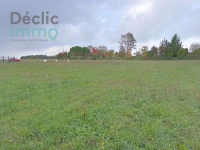 Terrain constructible - 897 m²