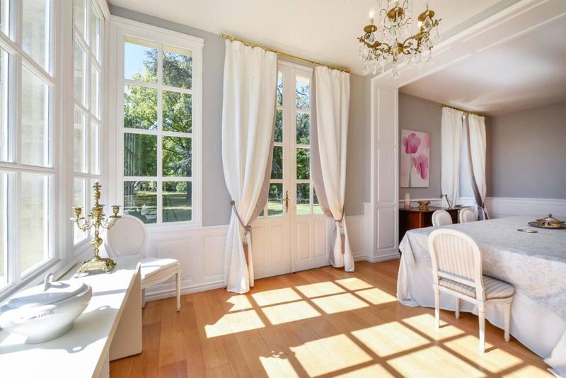 Demeure - 450 m² - 12 pièces