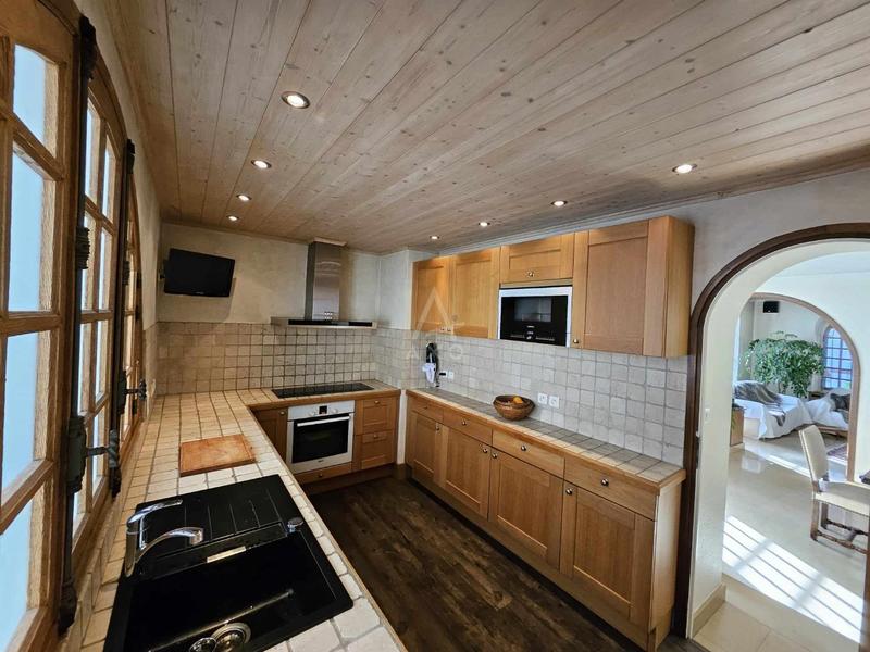 Maison - 193 m² - 3 pièces