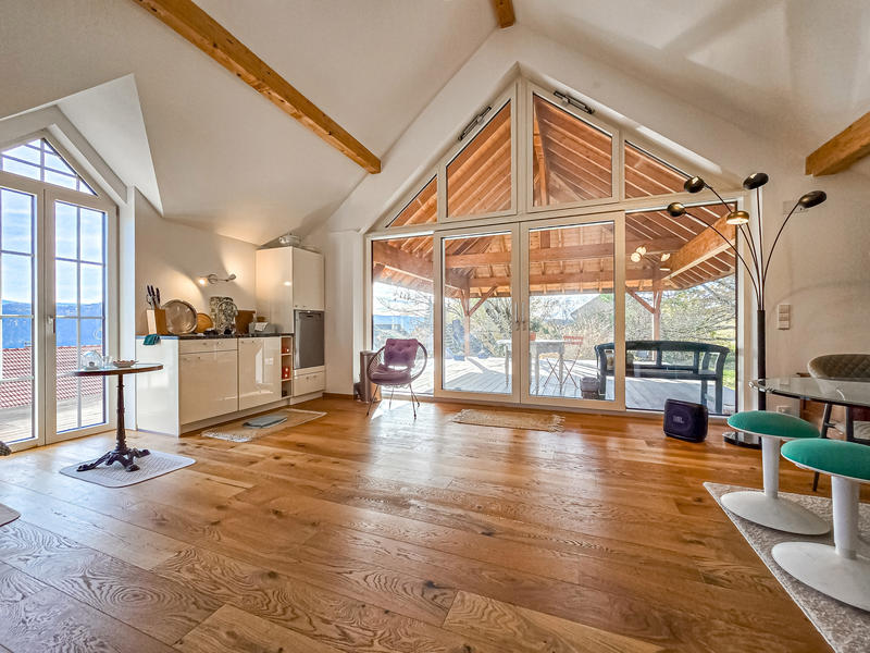 Maison - 305 m² - 6 pièces