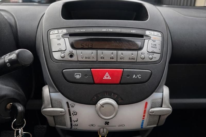 Peugeot 107 5 Portes 1.0 i 12v 68 cv