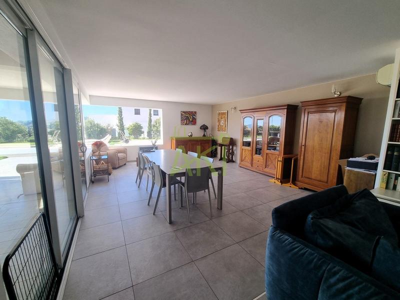 Maison - 376 m² - 7 pièces