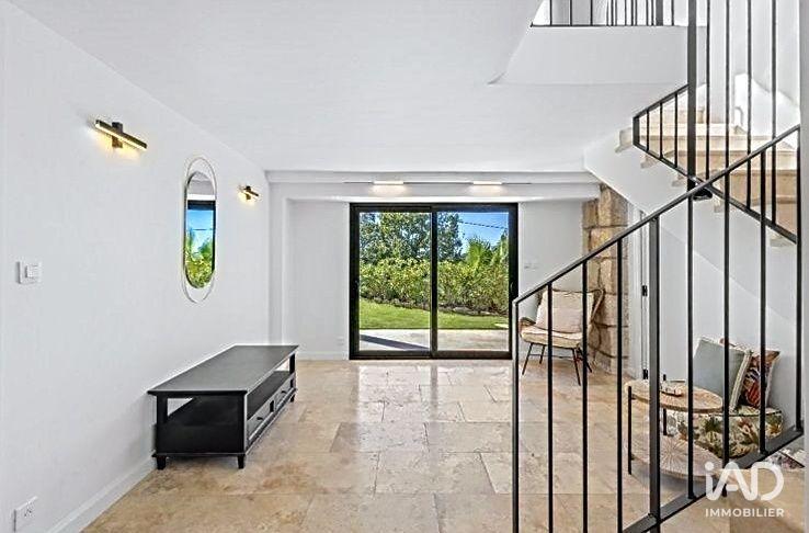 Maison - 222 m² - 5 pièces