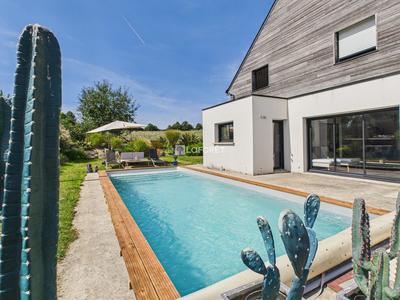 Maison - 167 m² - 6 pièces