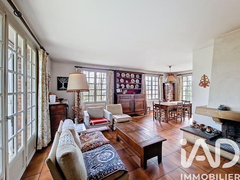 Maison - 213 m² - 8 pièces