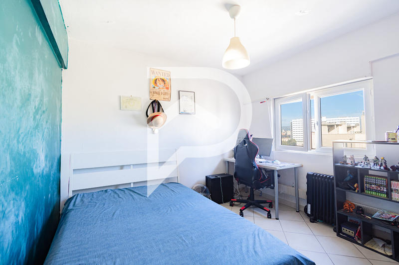 Appartement - 90 m² - 5 pièces