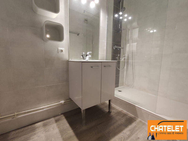 Appartement - 99 m² - 4 pièces