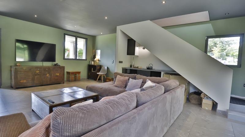 Mas - 218 m² - 7 pièces