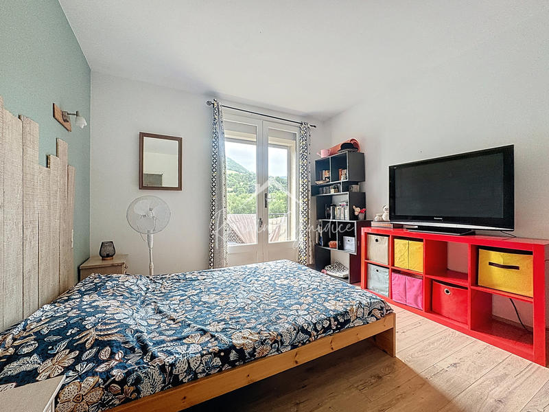 Appartement - 98 m² - 4 pièces