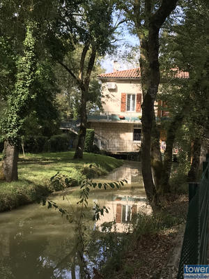 Propriété - 199 m² - 6 pièces