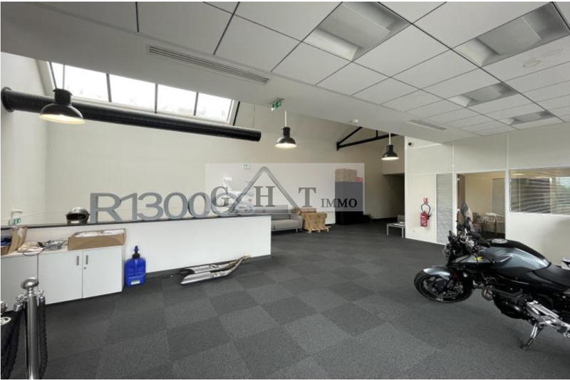 Entrepôt - 1 260 m²