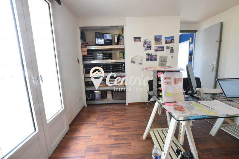 Local d'activités - 300 m²