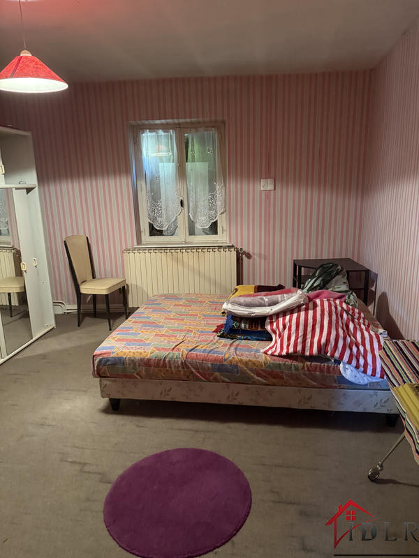 Maison - 185 m² - 18 pièces