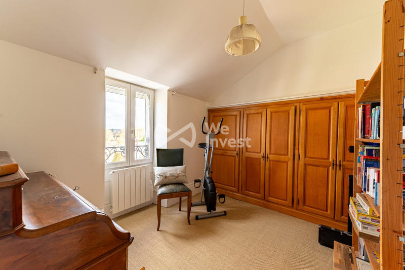 Maison - 195 m² - 9 pièces