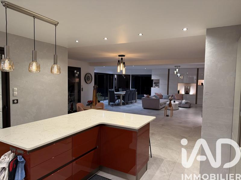 Maison - 280 m² - 7 pièces