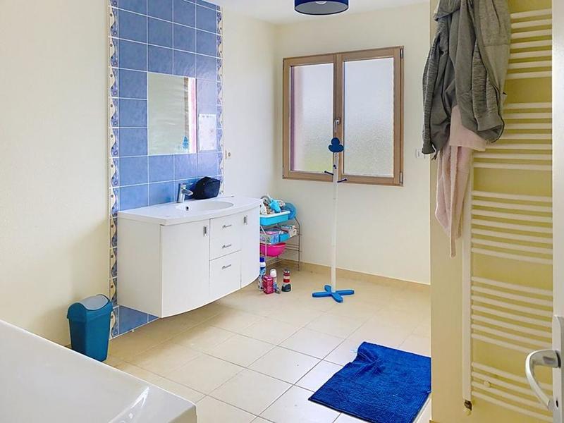 Maison - 325 m² - 11 pièces