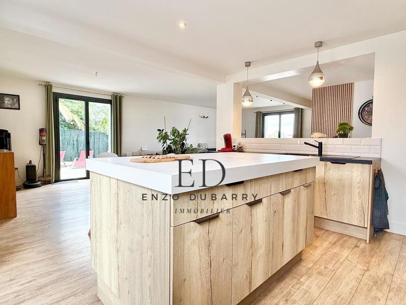 Maison - 174 m² - 7 pièces