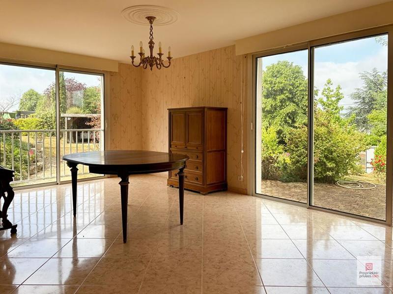 Maison - 213 m² - 8 pièces