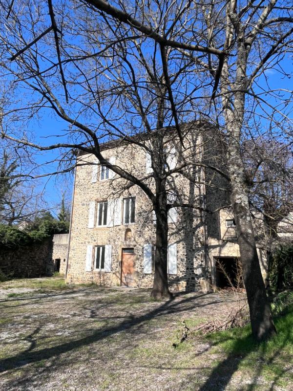 Maison en pierre - 203 m² - 11 pièces