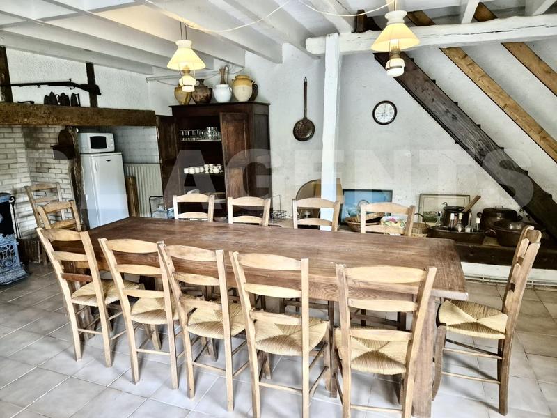Maison - 257 m² - 11 pièces