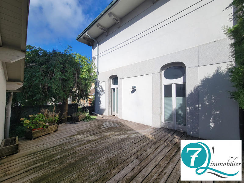 Maison - 200 m² - 10 pièces