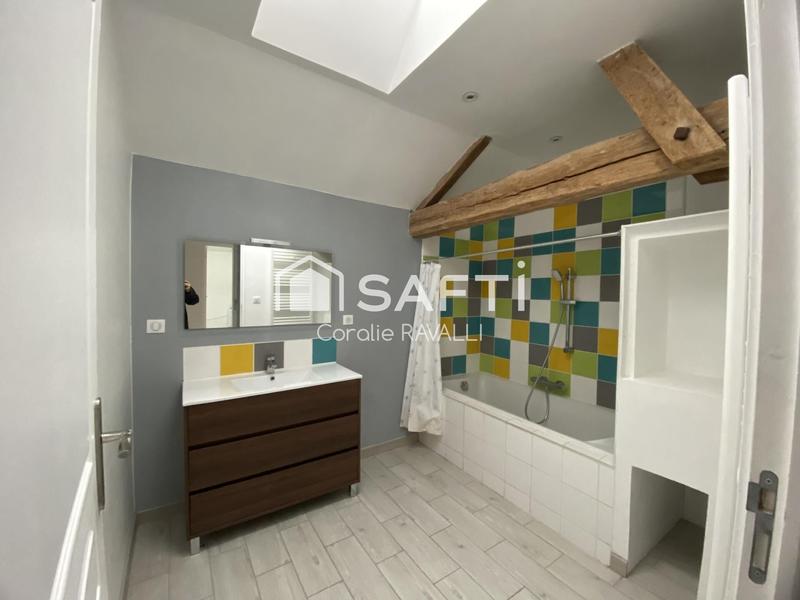 Maison - 222 m² - 8 pièces