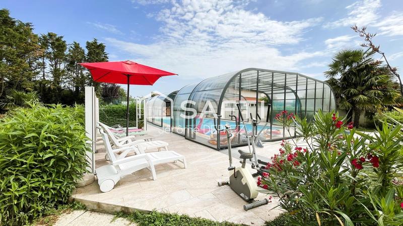 Maison - 244 m² - 11 pièces