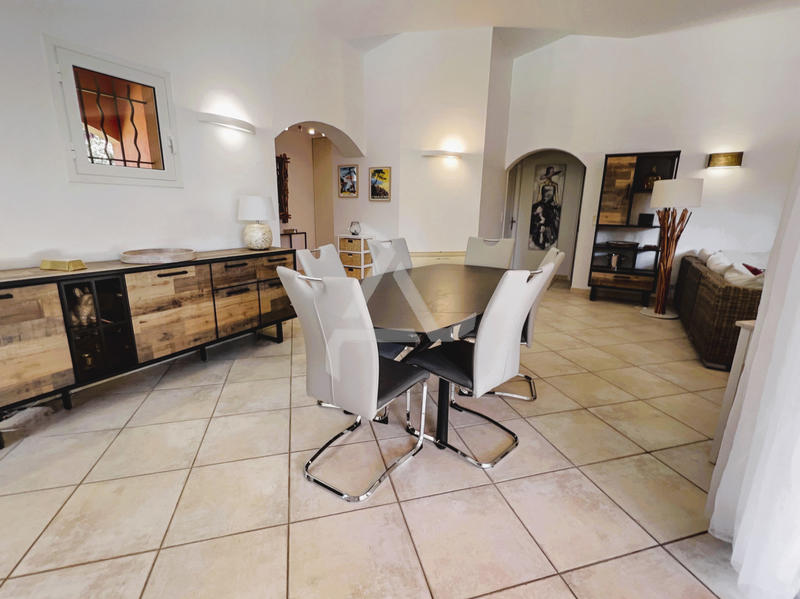 Villa - 135 m² - 6 pièces