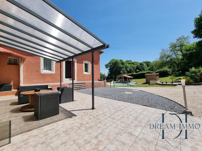 Maison - 291 m² - 10 pièces