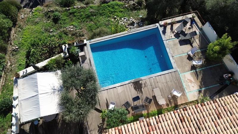 Maison - 214 m² - 6 pièces