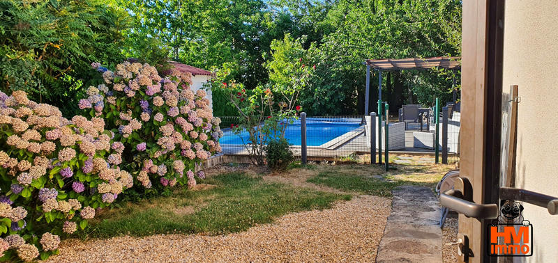 Maison - 212 m² - 7 pièces