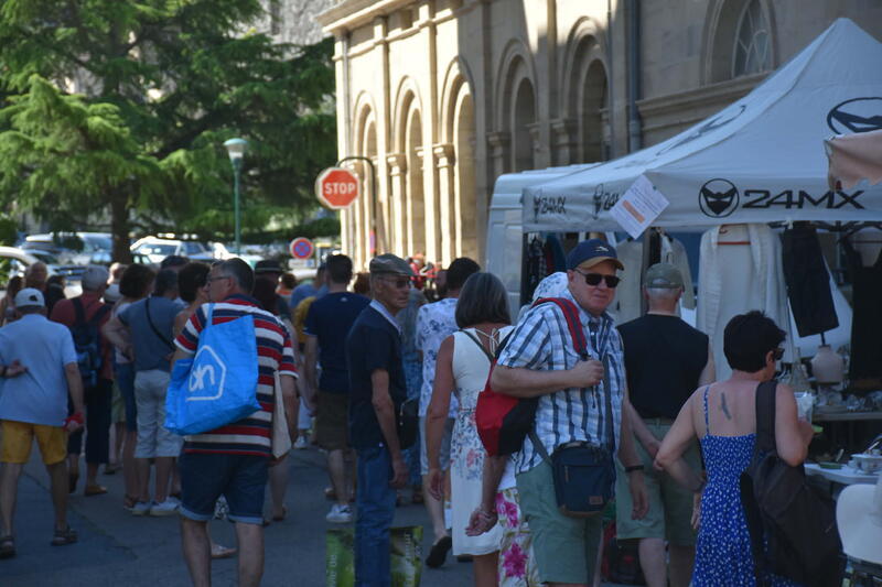 Grande brocante d'ete - néris-les-bains 28 juin 2026