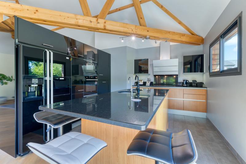 Maison contemporaine - 261 m² - 7 pièces