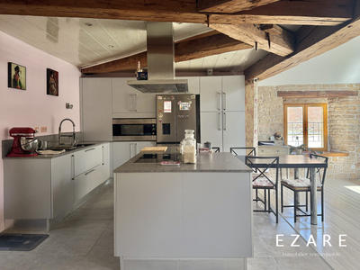 Appartement - 194 m² - 7 pièces