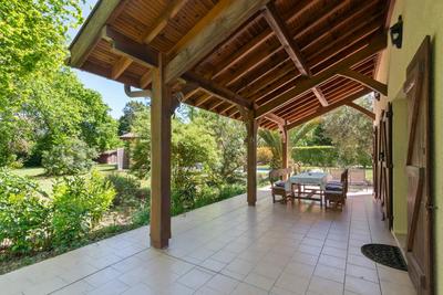 Maison - 170 m² - 9 pièces