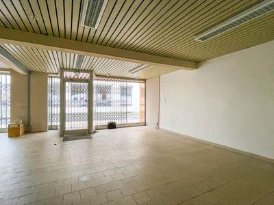 Maison - 300 m² - 6 pièces