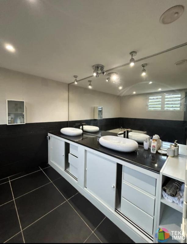 Maison - 167 m² - 8 pièces