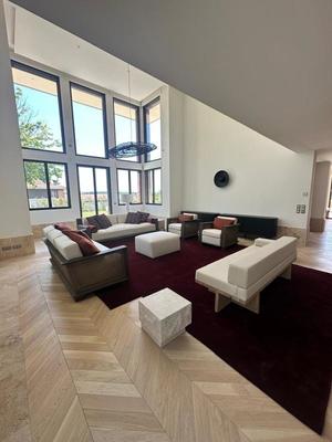 Villa - 353 m² - 8 pièces