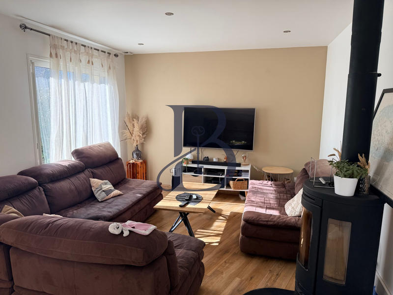 Maison - 172 m² - 9 pièces