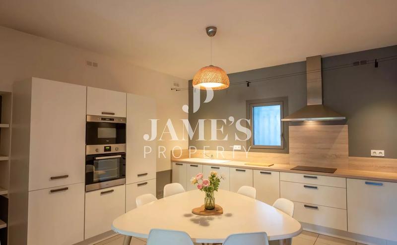 Appartement - 100 m² - 4 pièces