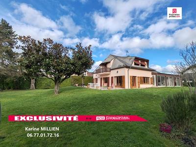 Maison - 240 m² - 7 pièces