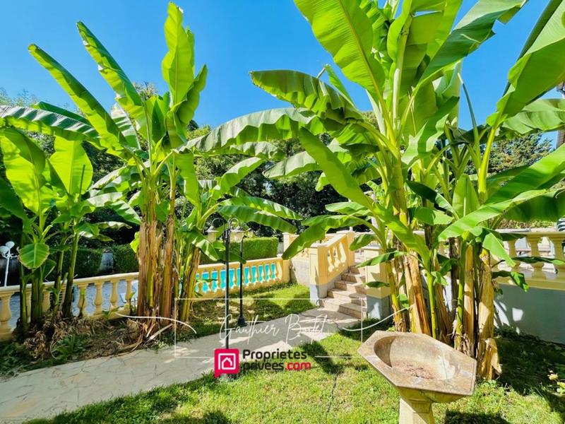 Maison - 300 m² - 11 pièces