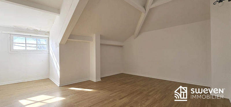 Maison traditionnelle - 146 m² - 6 pièces