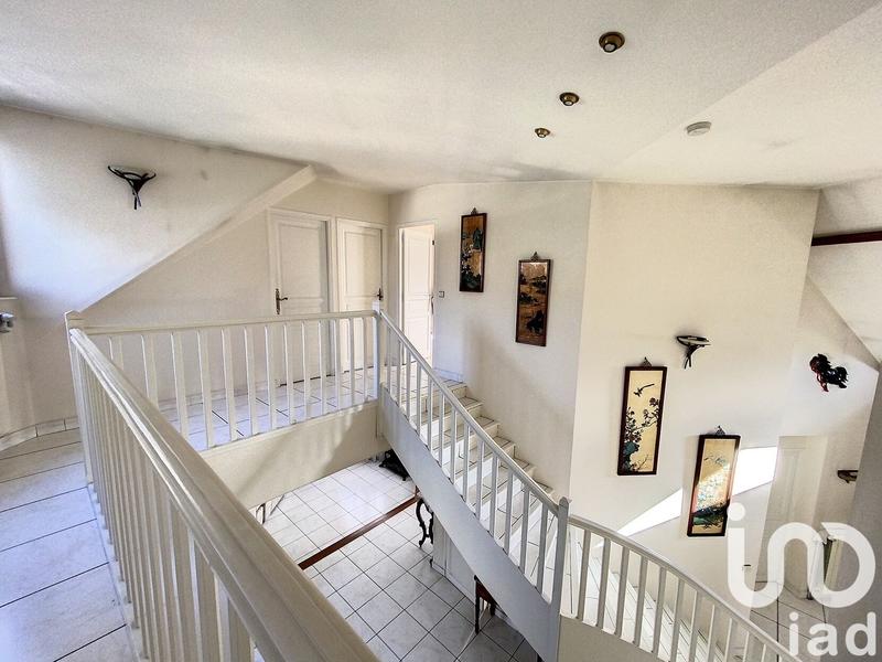 Maison - 270 m² - 6 pièces