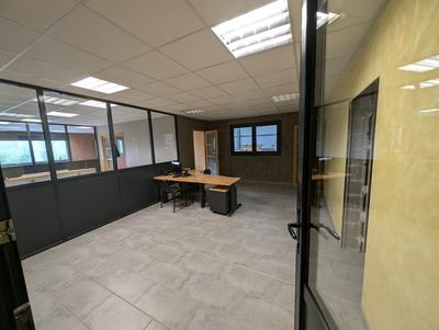 Entrepôt - 972 m² - 9 pièces