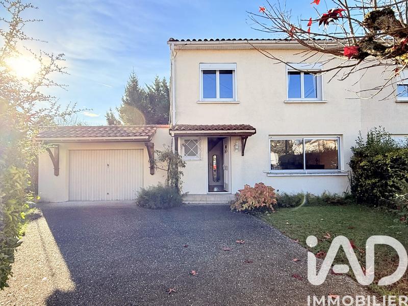 Maison - 90 m² - 5 pièces